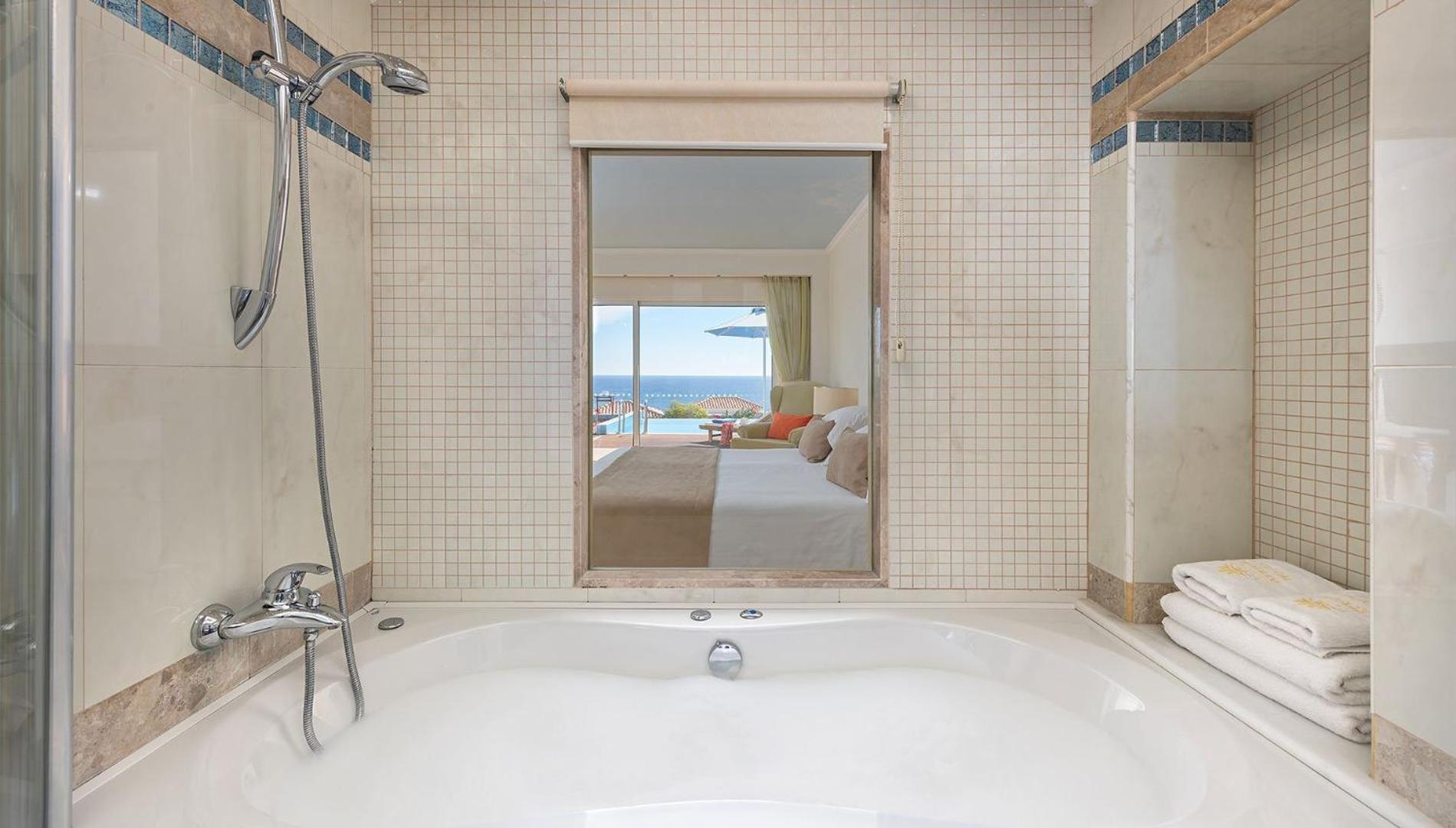 Deluxe Room Sea View with Personal Pool (2 Adults),1742629559:JPEG